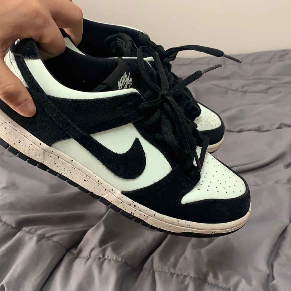 COPY - Nike SB Dunk Low
Barely Green